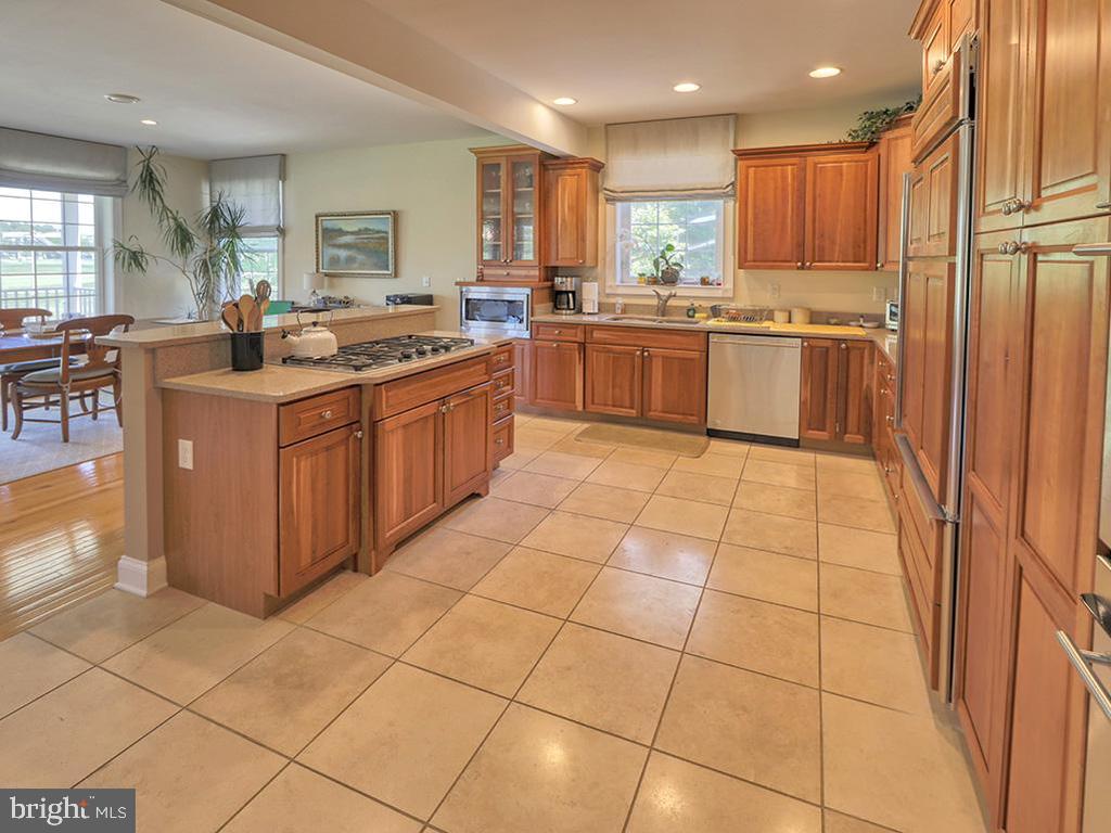 118 West Side Dr