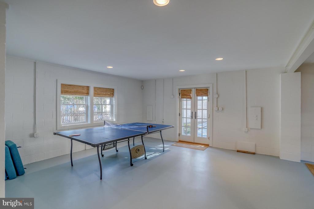 8 Vermont Ave