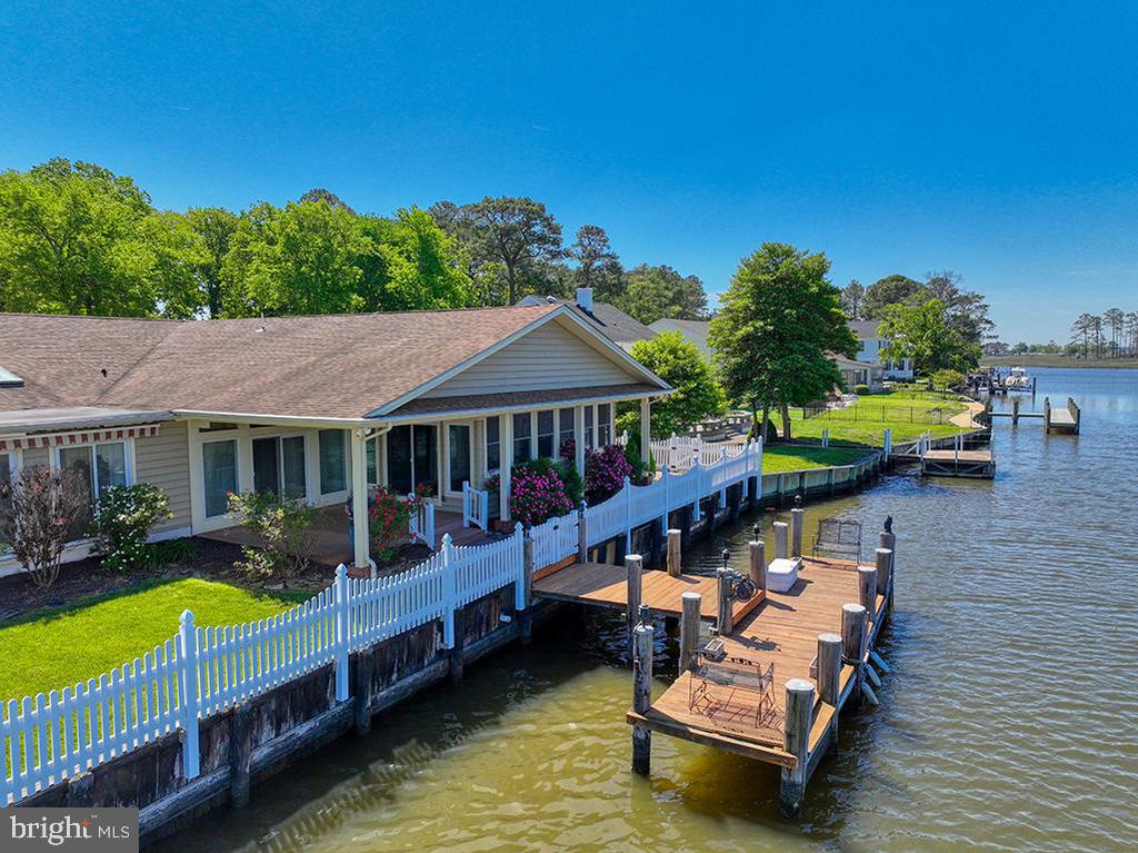 25 West Side Dr