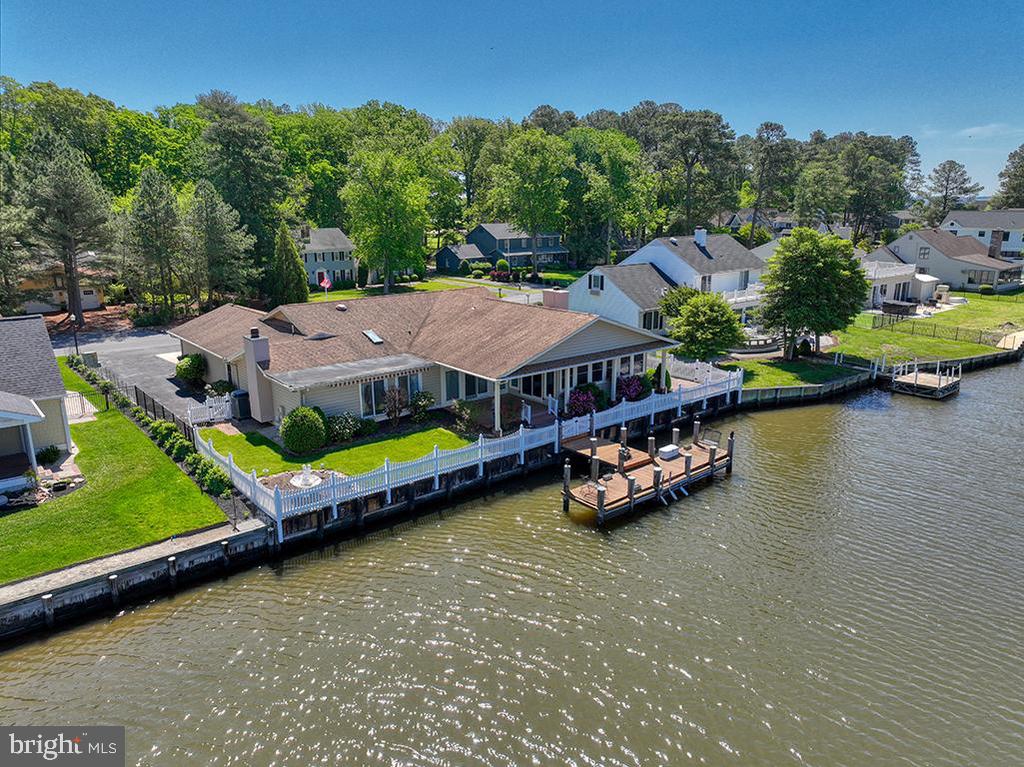 25 West Side Dr