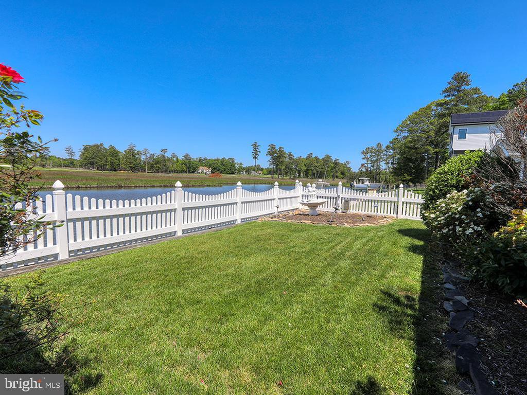 25 West Side Dr