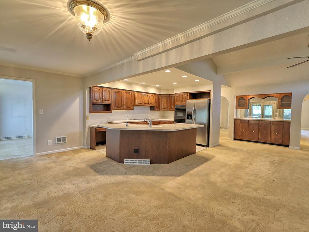 25 West Side Dr