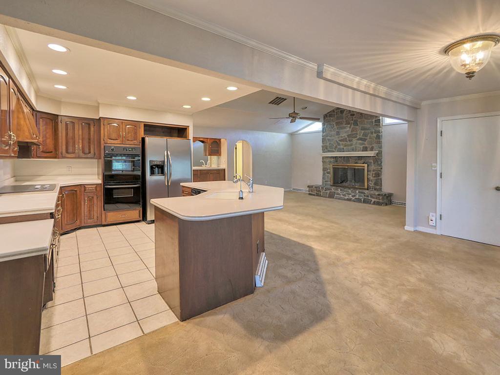 25 West Side Dr