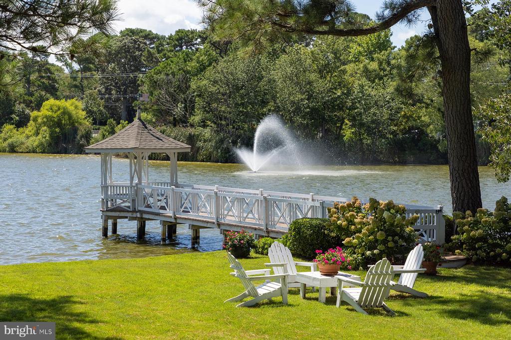 25 West Side Dr