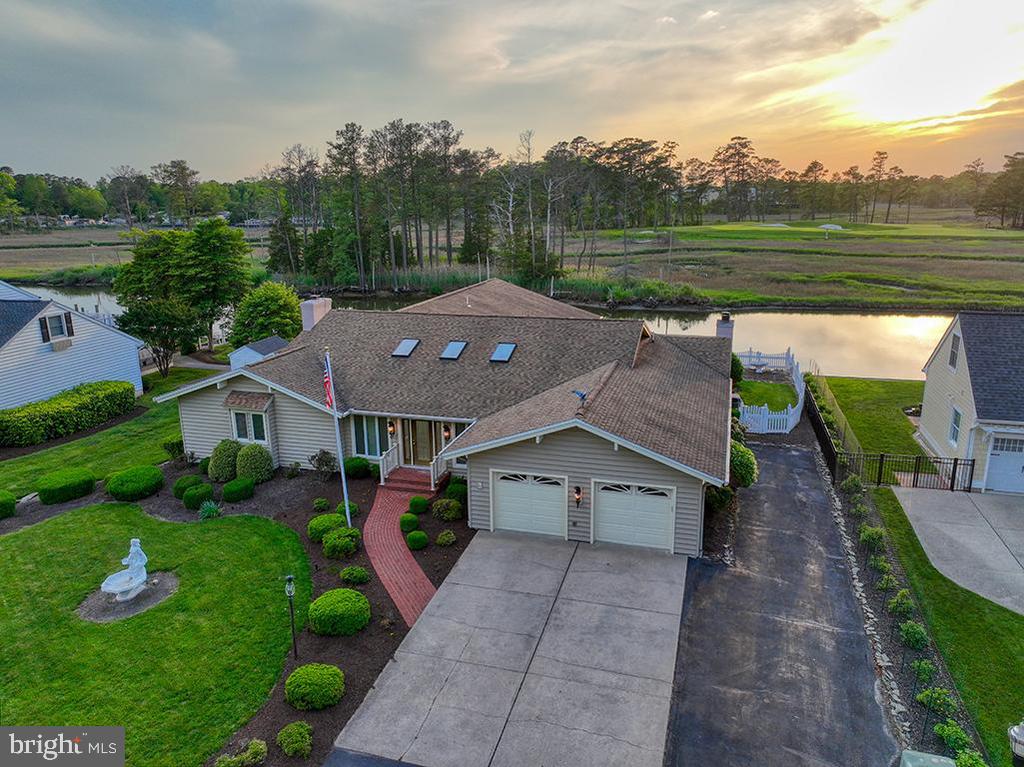 25 West Side Dr