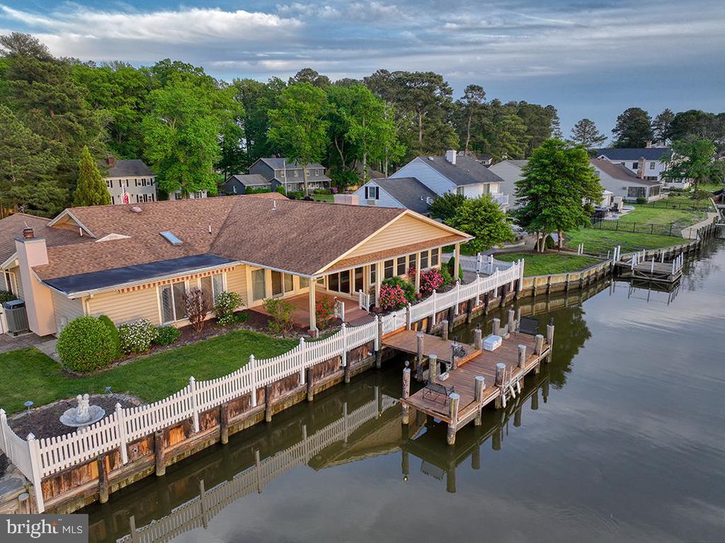 25 West Side Dr