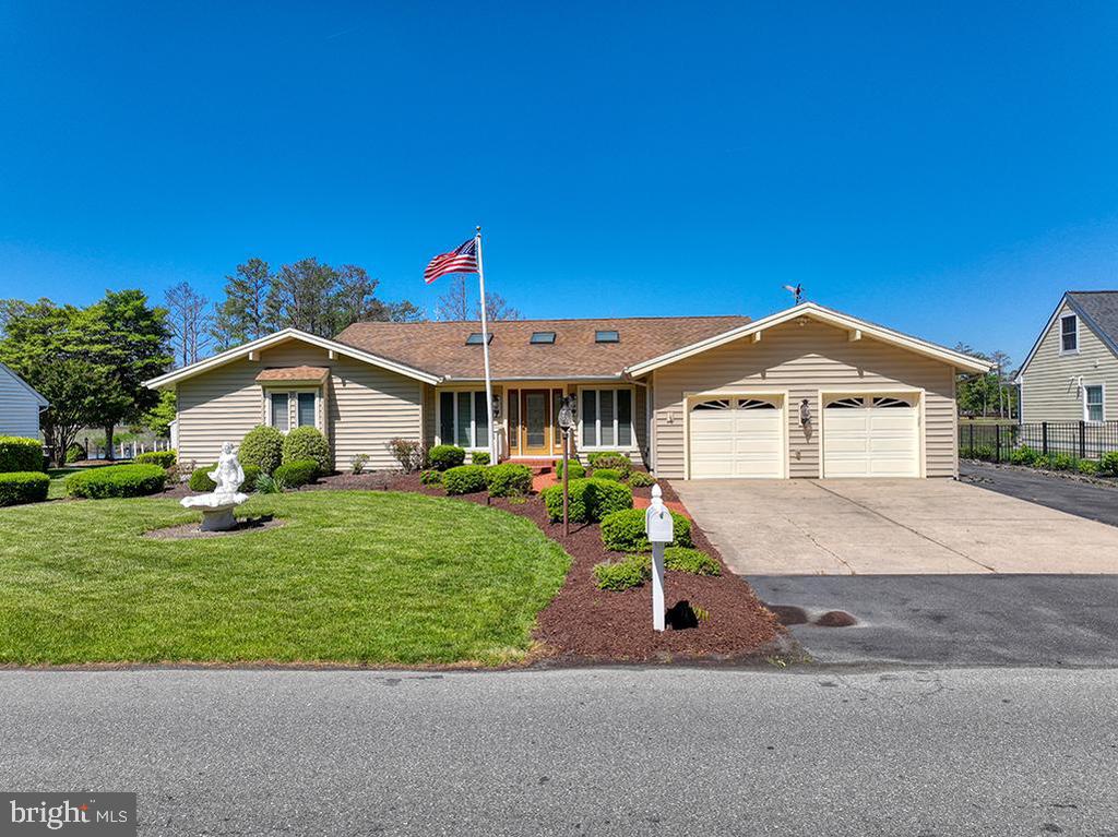 25 West Side Dr