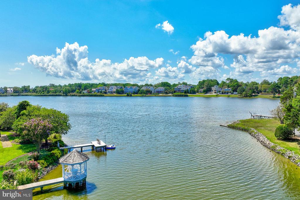 25 West Side Dr