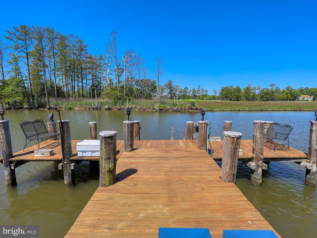 25 West Side Dr