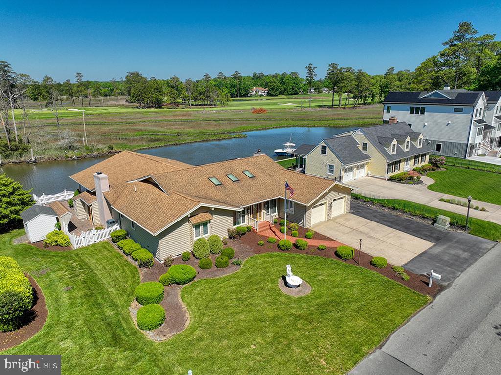 25 West Side Dr