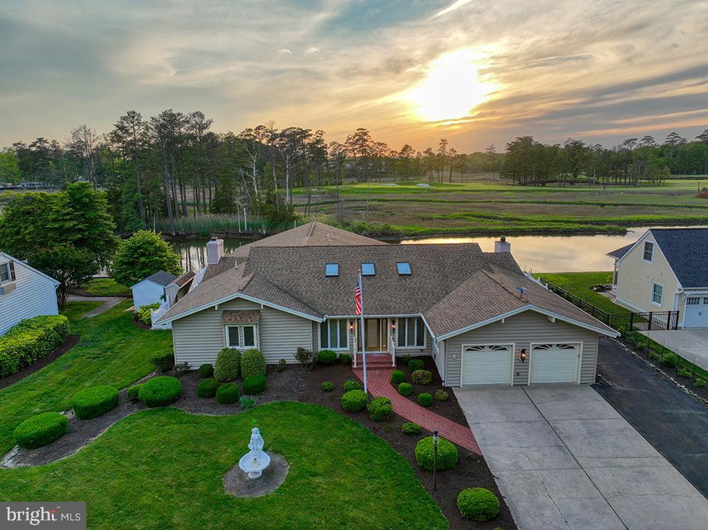 25 West Side Dr