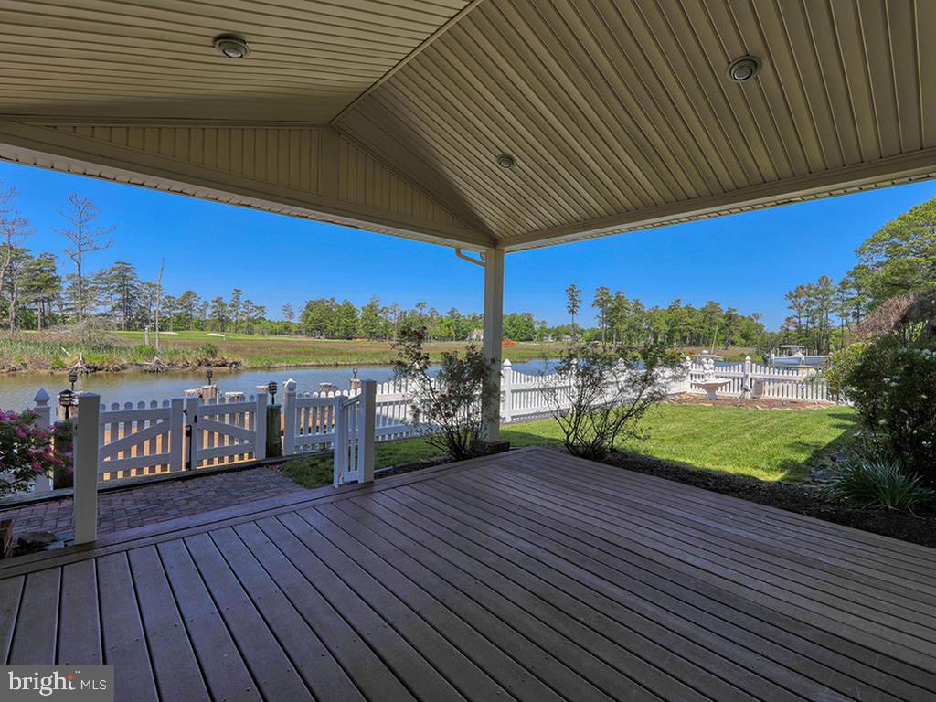 25 West Side Dr
