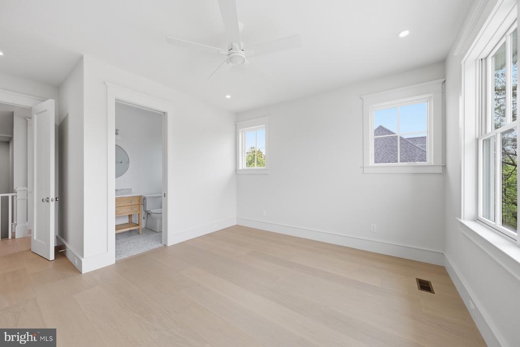 39687 SANDPIPER LANE