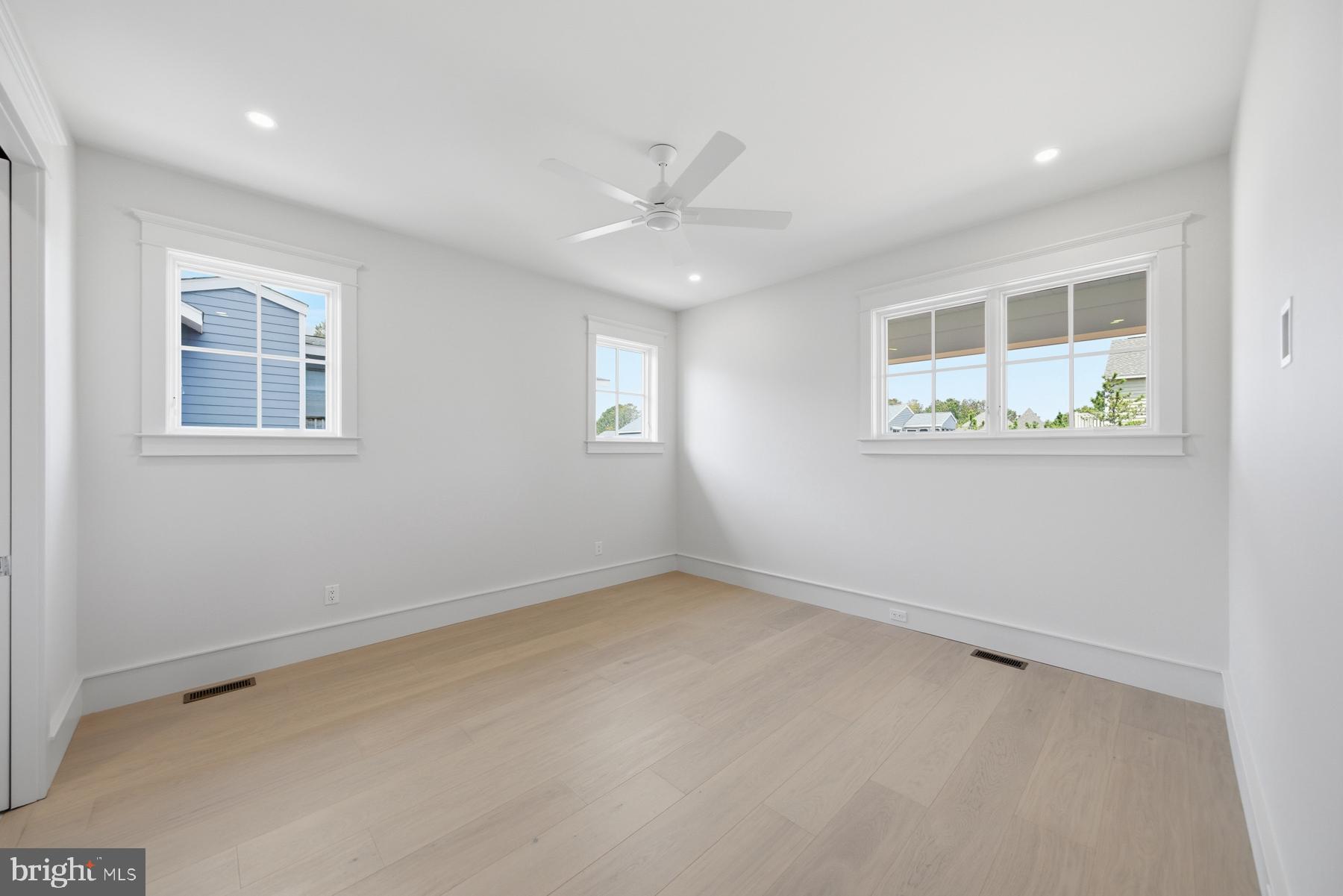 39687 SANDPIPER LANE
