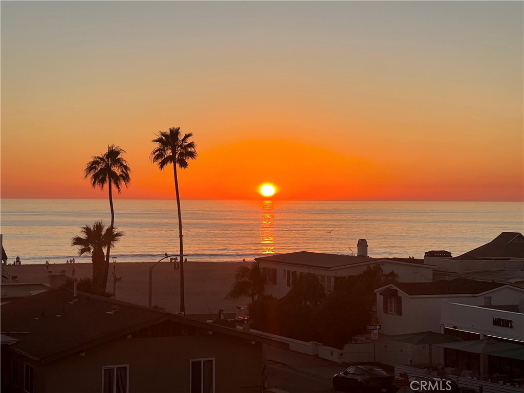 2124 Hermosa Avenue 6