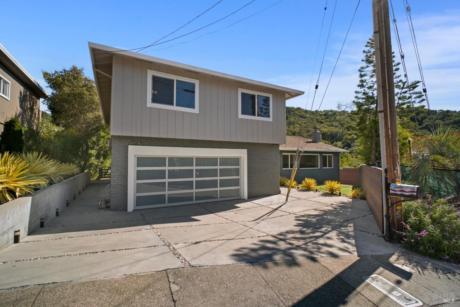 62 Oakdale Avenue