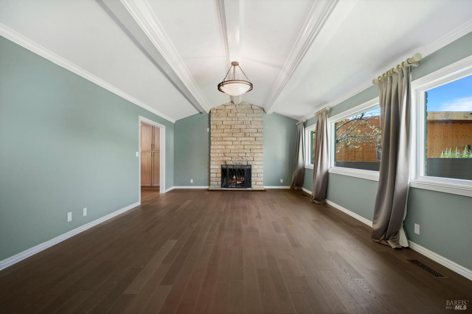 62 Oakdale Avenue