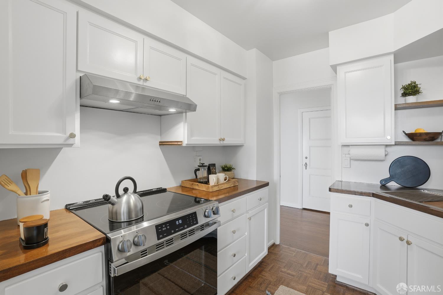 1101 Green Street # 404