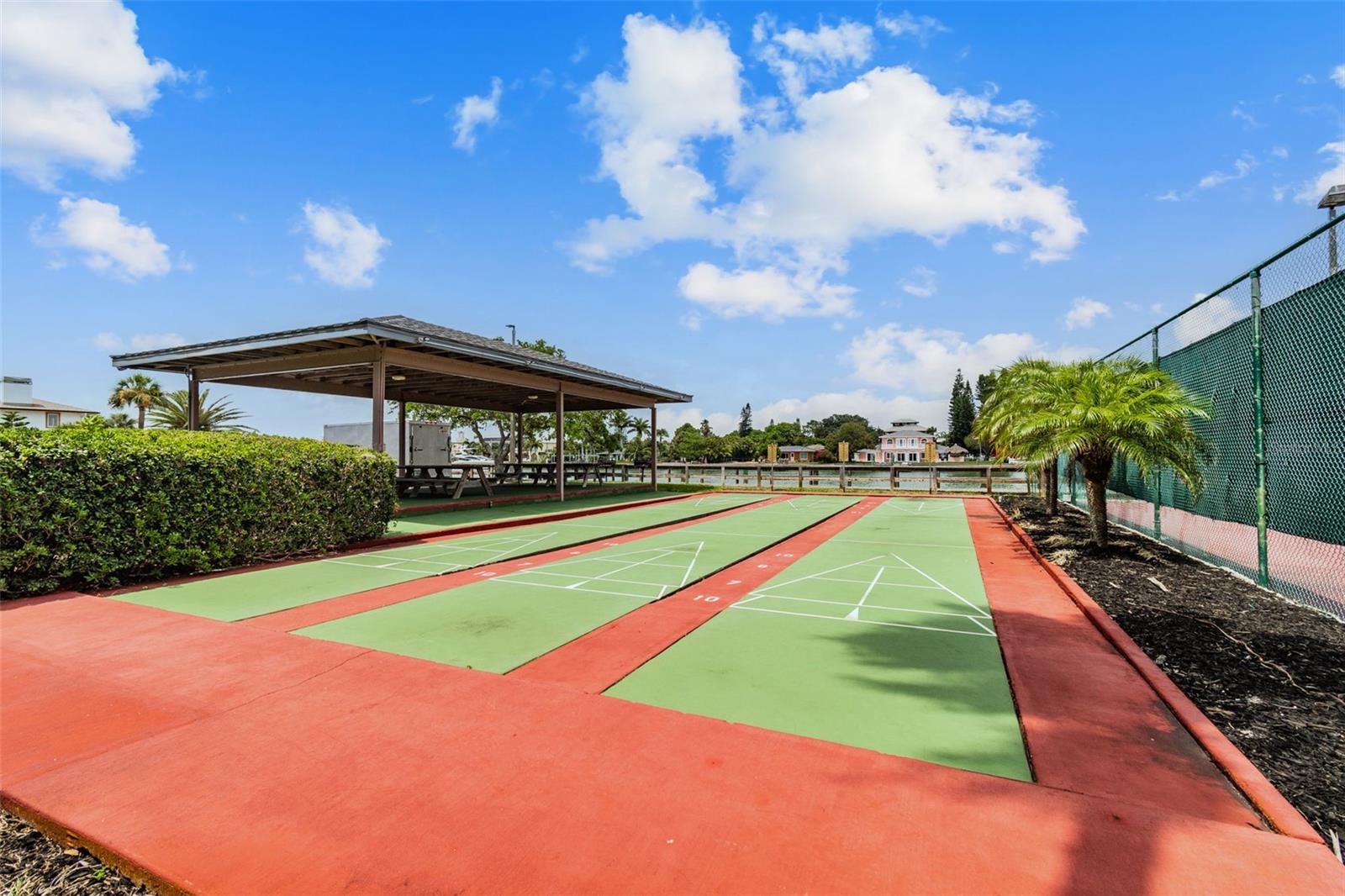 7600 BAYSHORE DR #307