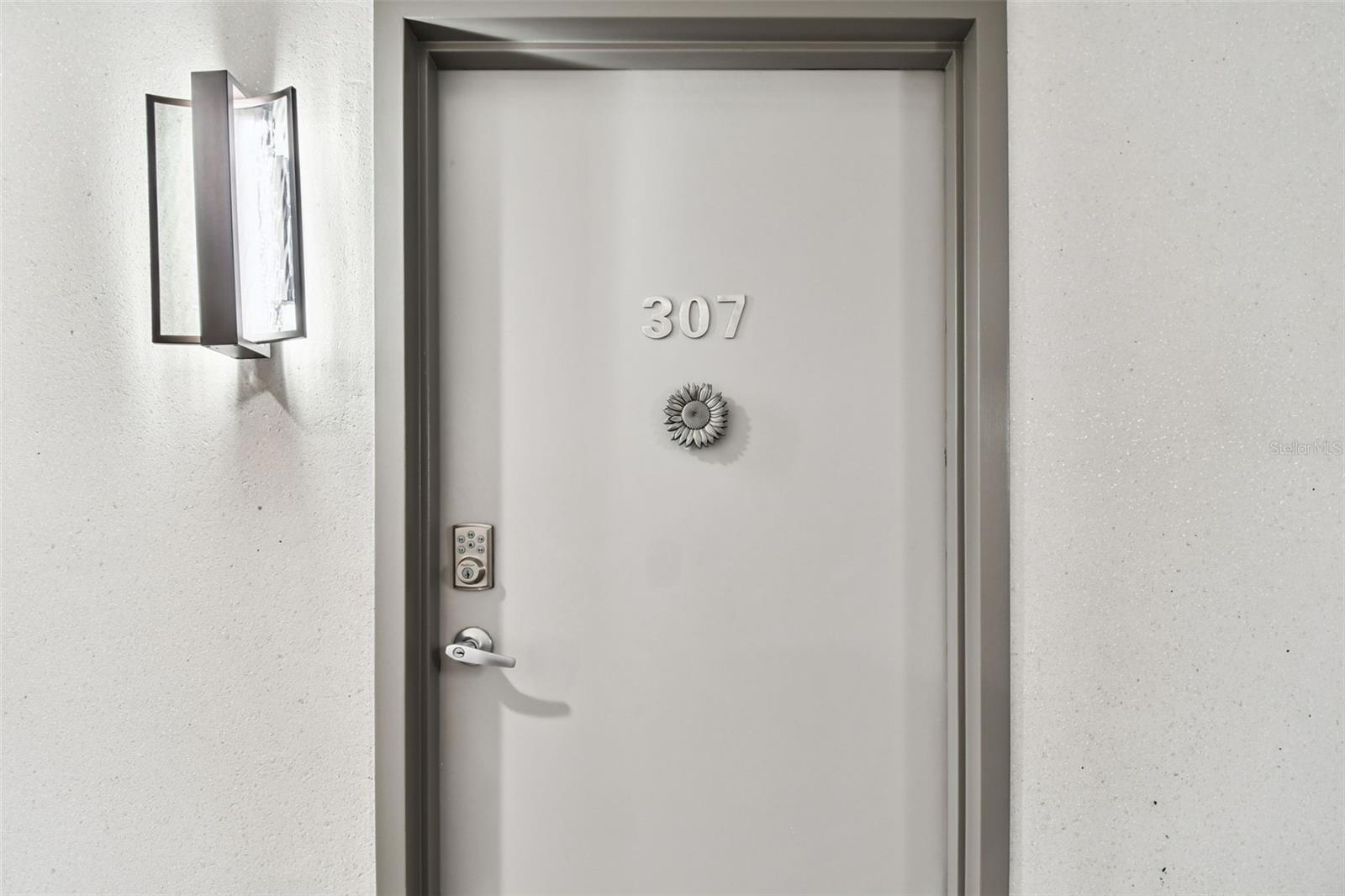 7600 BAYSHORE DR #307