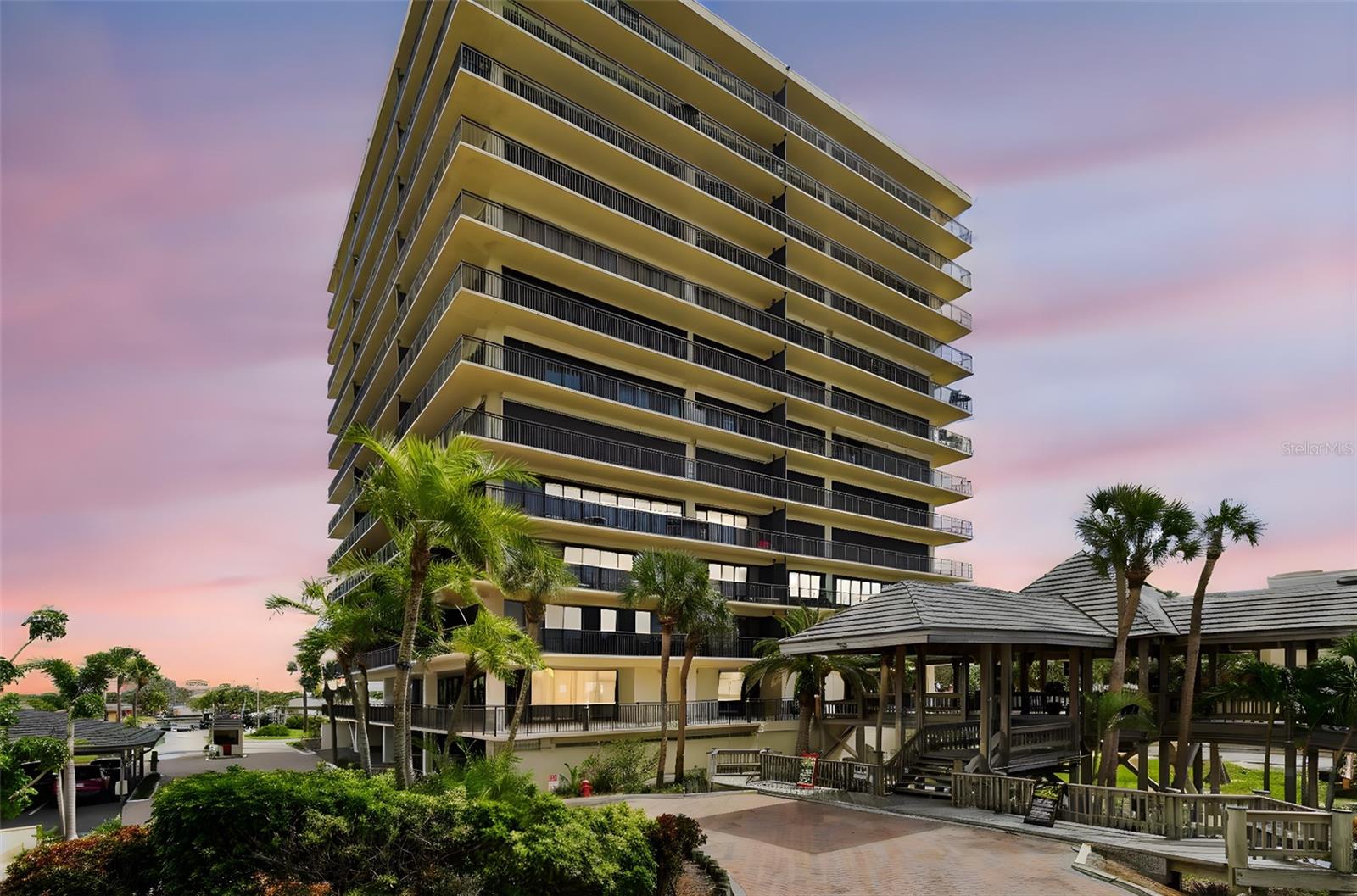 7600 BAYSHORE DR #307