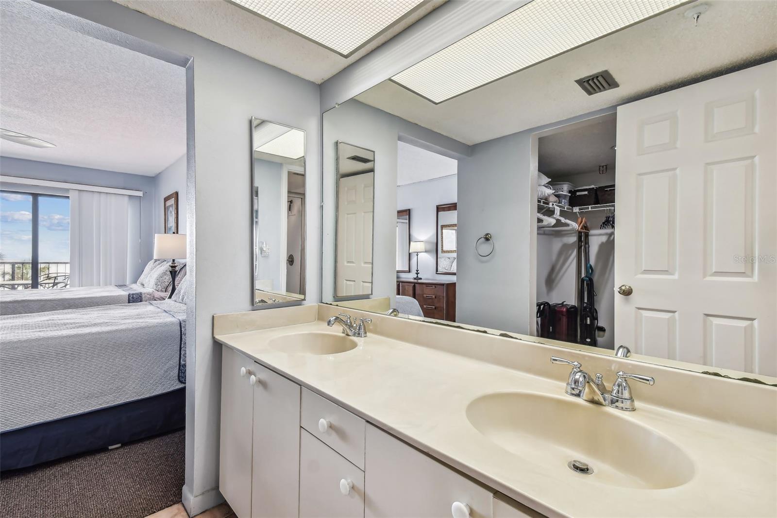 14950 GULF BLVD #404