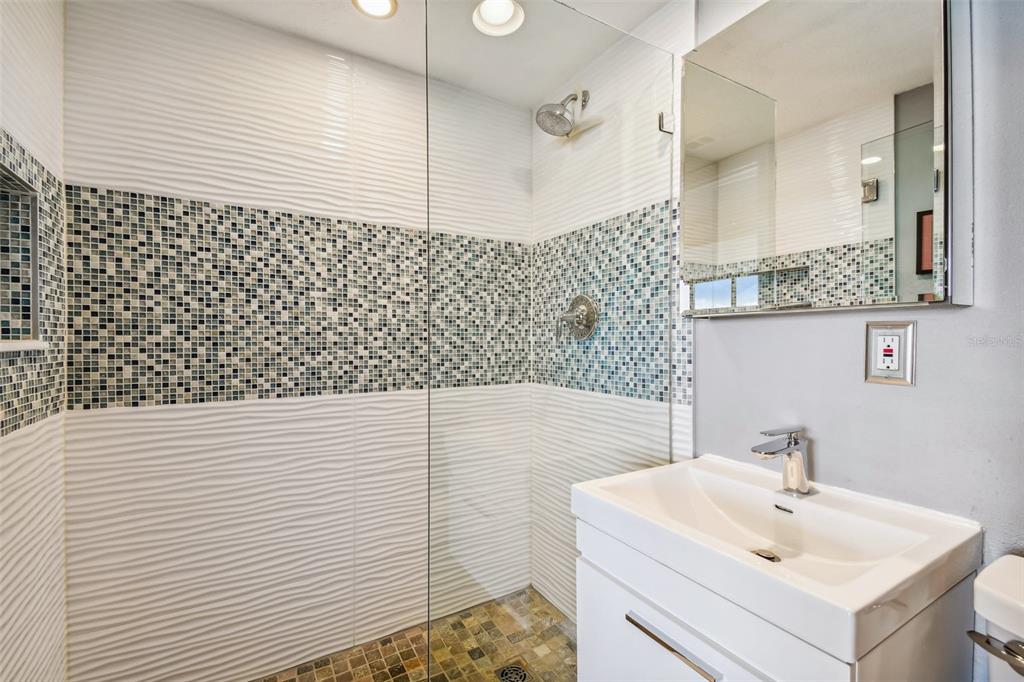 7600 BAYSHORE DRIVE Unit: 308