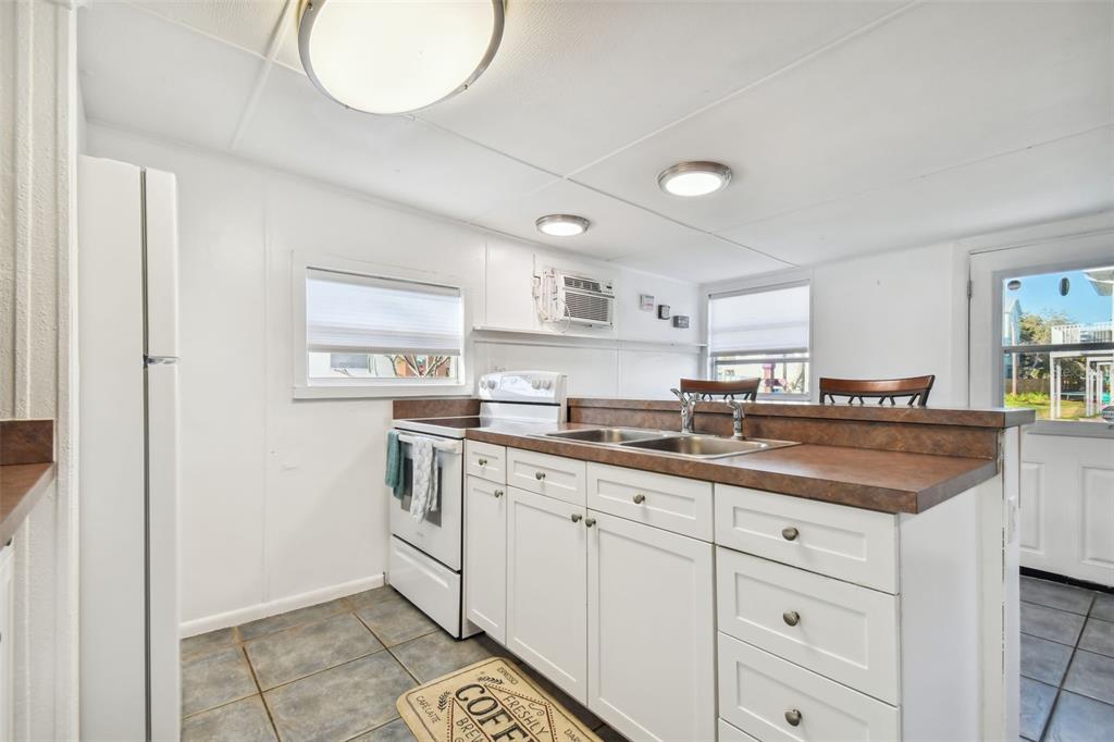 2116/2114 1ST STREET