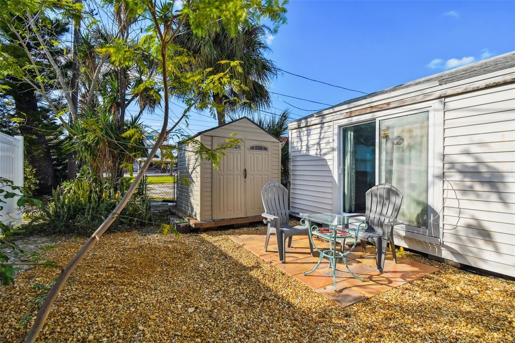 2116/2114 1ST STREET