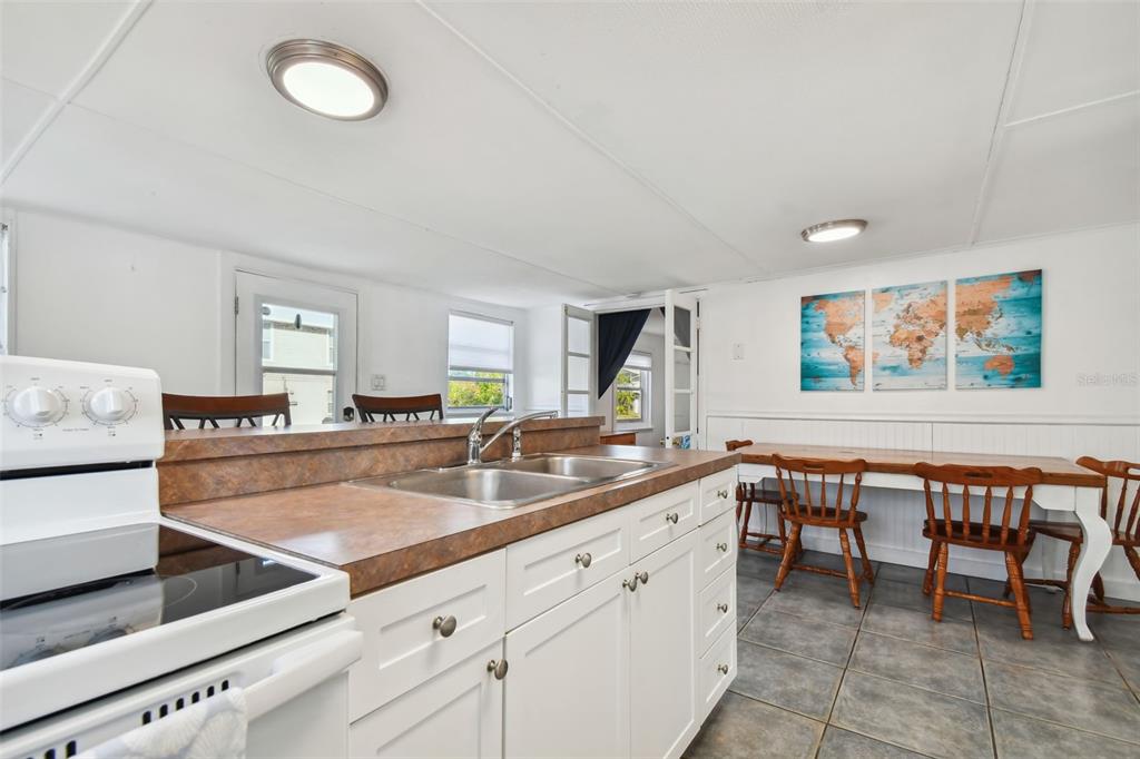 2116/2114 1ST STREET