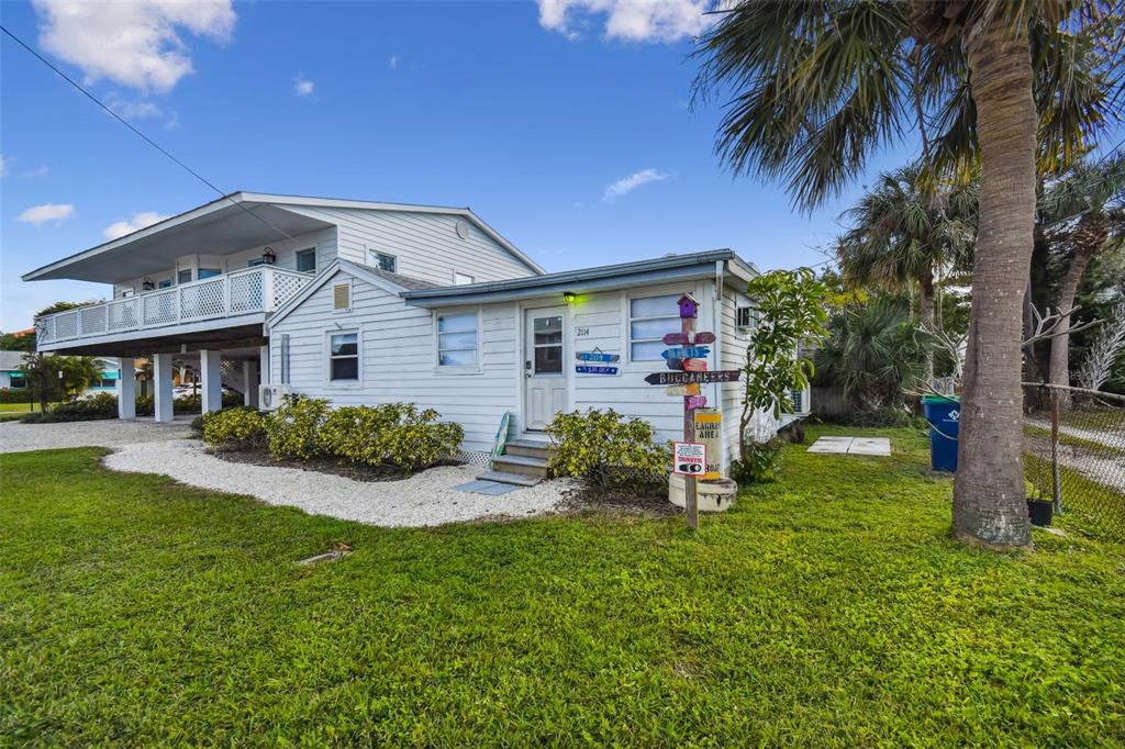 2116/2114 1ST STREET