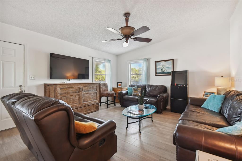 2116/2114 1ST STREET