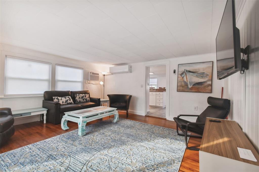 2116/2114 1ST STREET