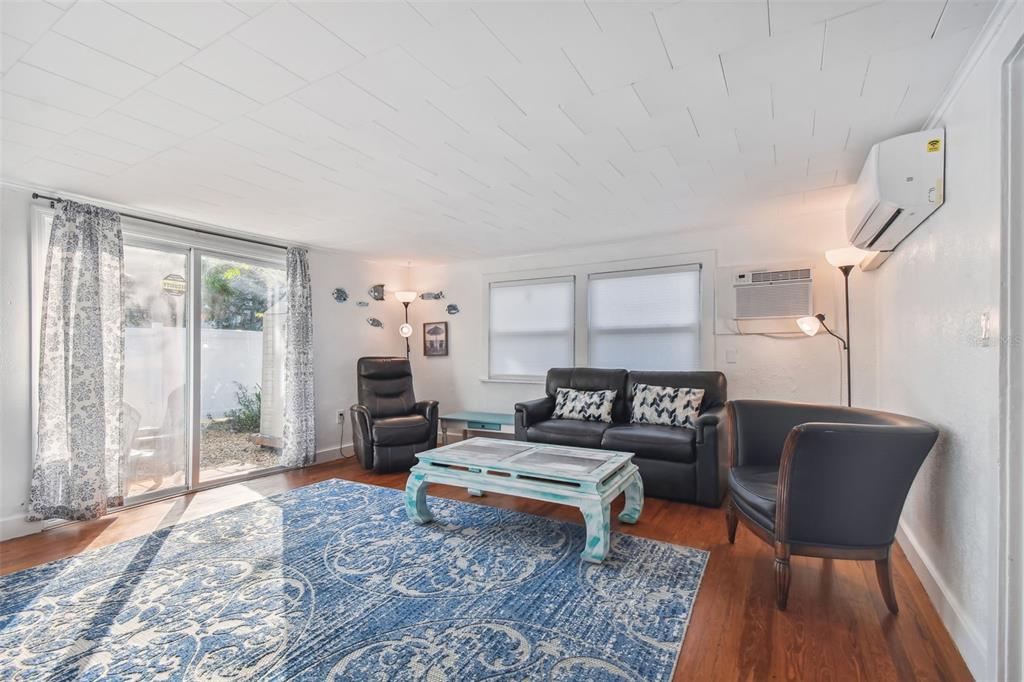 2116/2114 1ST STREET