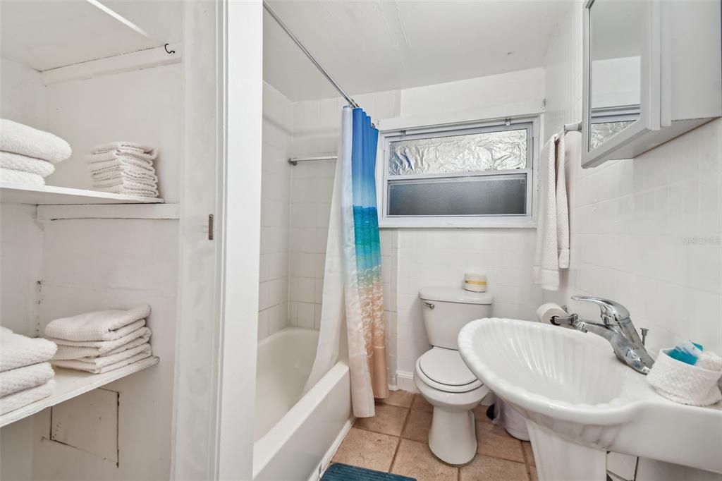 2116/2114 1ST STREET