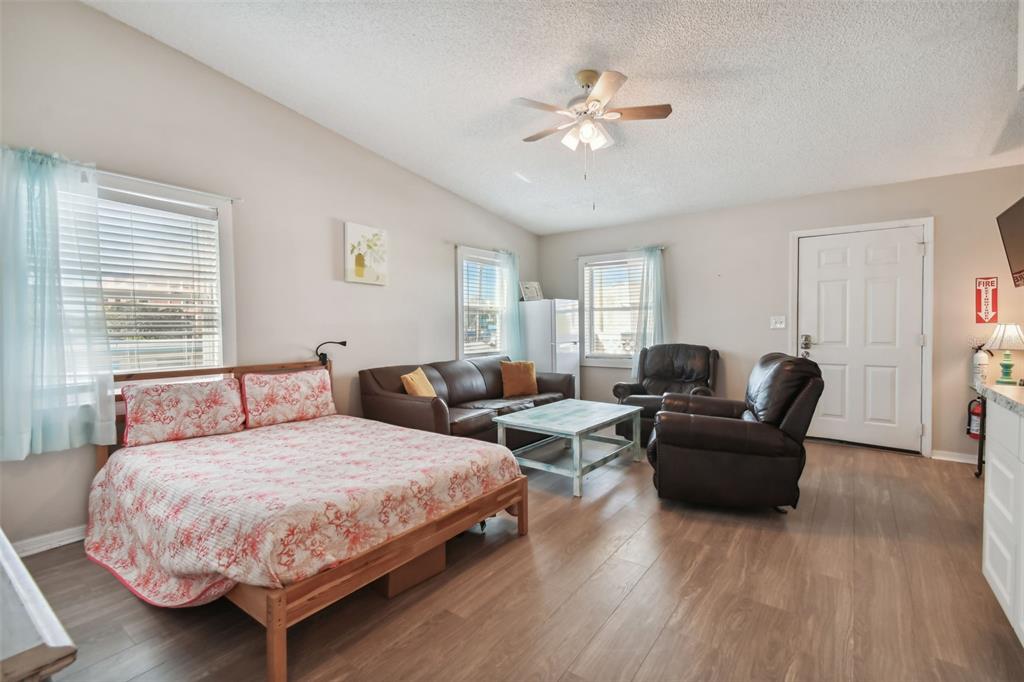 2116/2114 1ST STREET