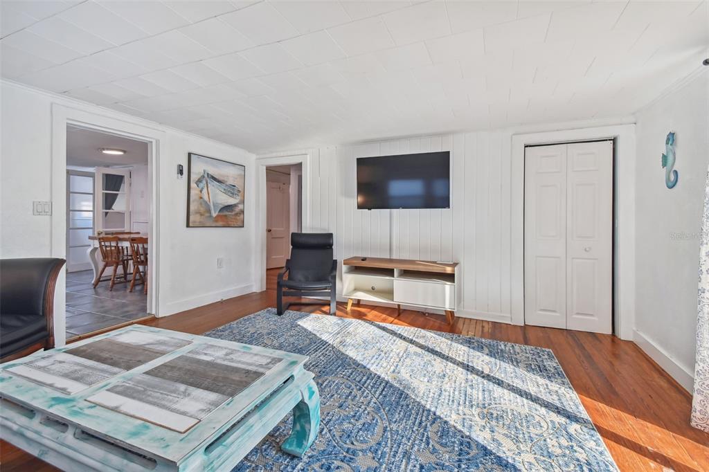 2116/2114 1ST STREET