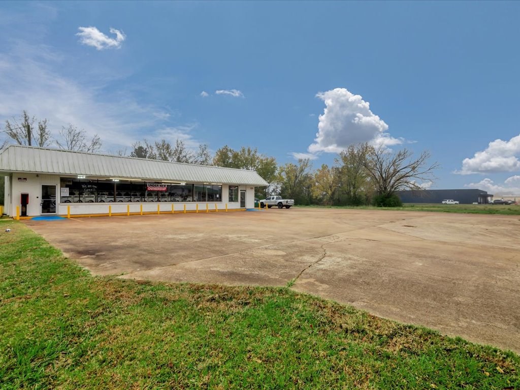 1318,1111,904 Paul Avenue