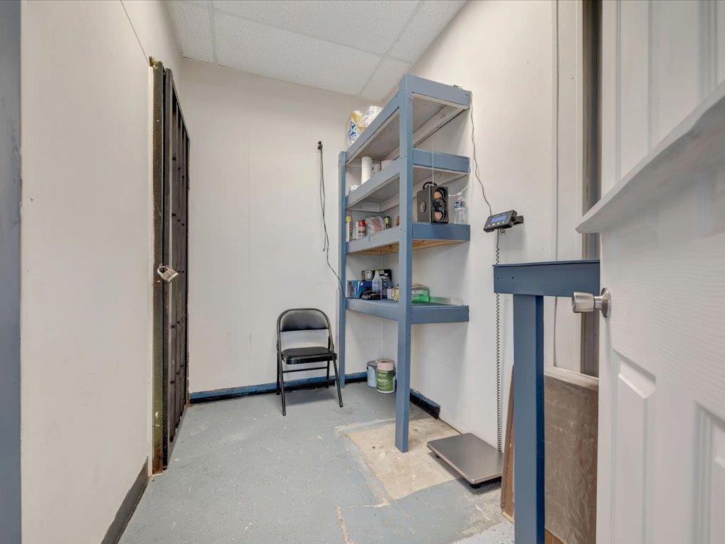 1318,1111,904 Paul Avenue