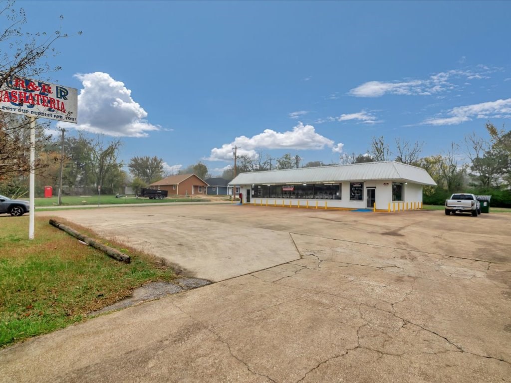 1318,1111,904 Paul Avenue