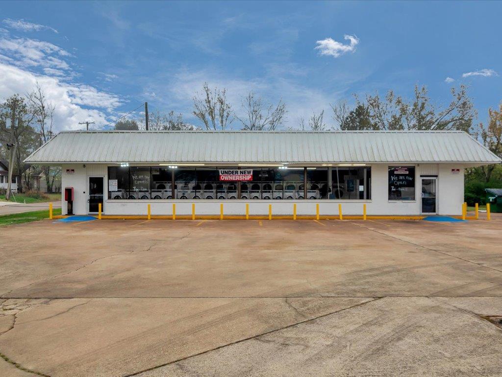 1318,1111,904 Paul Avenue