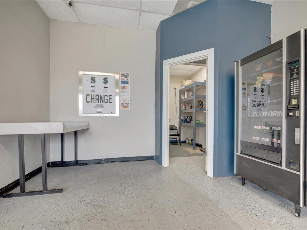 1318,1111,904 Paul Avenue