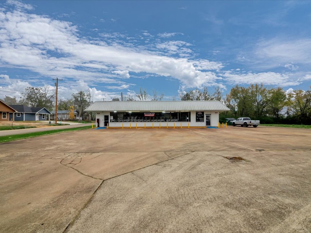 1318,1111,904 Paul Avenue