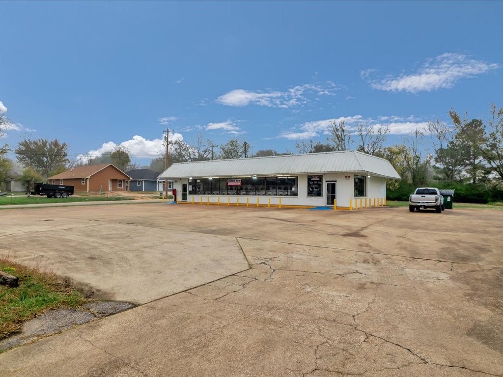 1318,1111,904 Paul Avenue