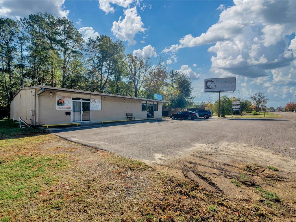 1318,1111,904 Paul Avenue