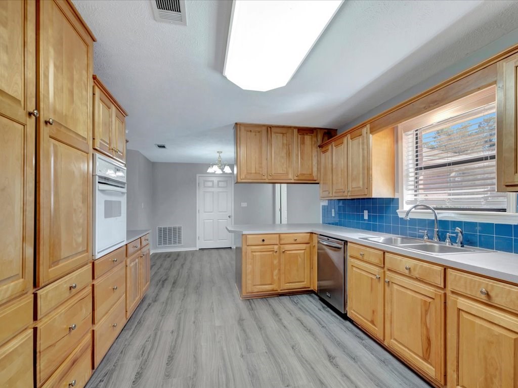 112 Gladstone Street