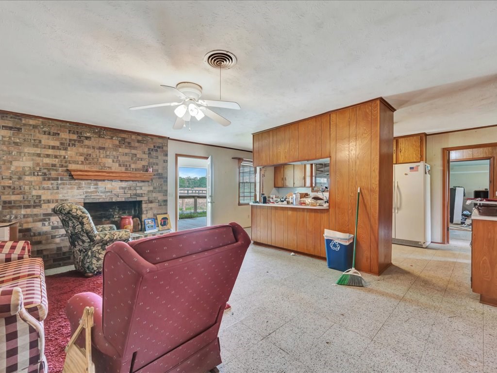 1639 East Texas Road