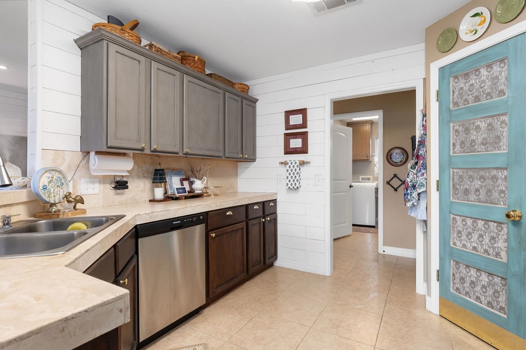 161 Plum Ridge