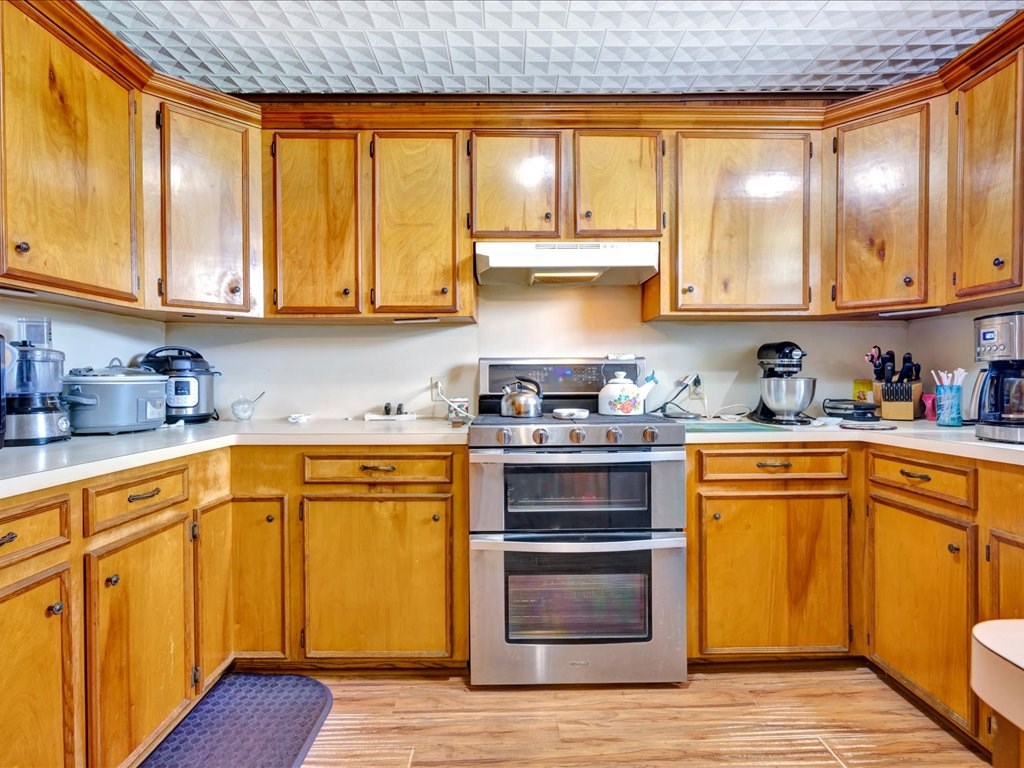 868 Bailey Road