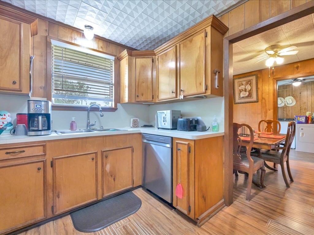 868 Bailey Road